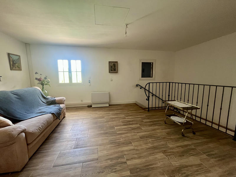 Villa - 221 m² - 6 pièces