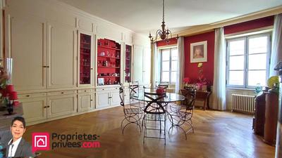 Maison - 200 m² - 10 pièces