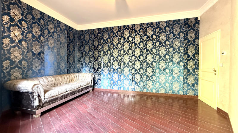 Maison - 450 m² - 20 pièces