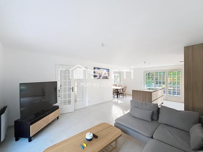 Villa - 215 m² - 10 pièces