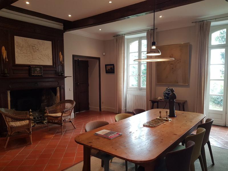 Maison - 330 m² - 7 pièces