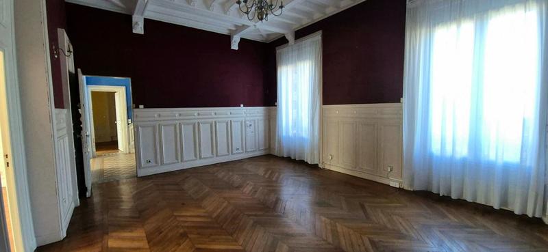 Demeure - 443 m² - 14 pièces