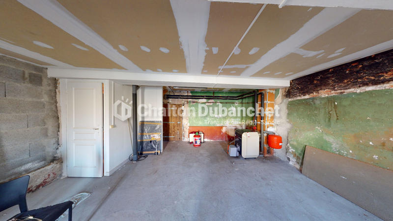 Maison - 210 m² - 9 pièces