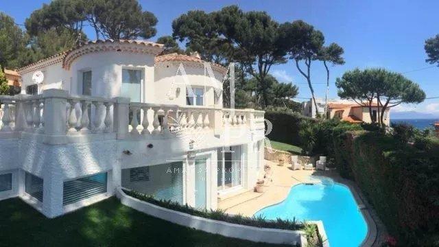 Villa - 220 m² - 2 pièces