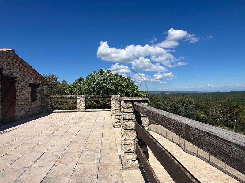 Maison en pierre - 140 m² - 7 pièces