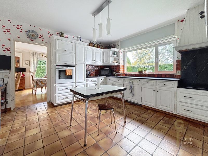 Maison - 242 m² - 7 pièces