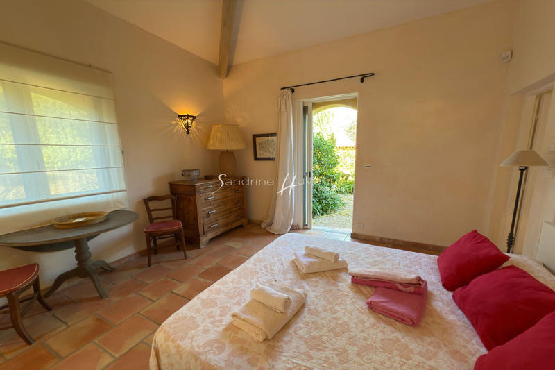 Maison - 280 m² - 7 pièces