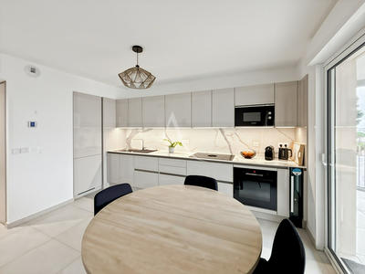 Appartement - 85 m² - 4 pièces