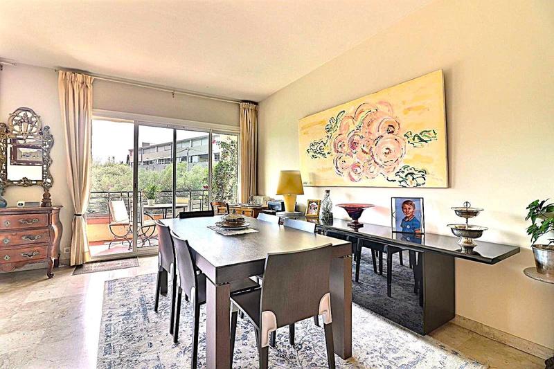 Appartement - 112 m² - 5 pièces