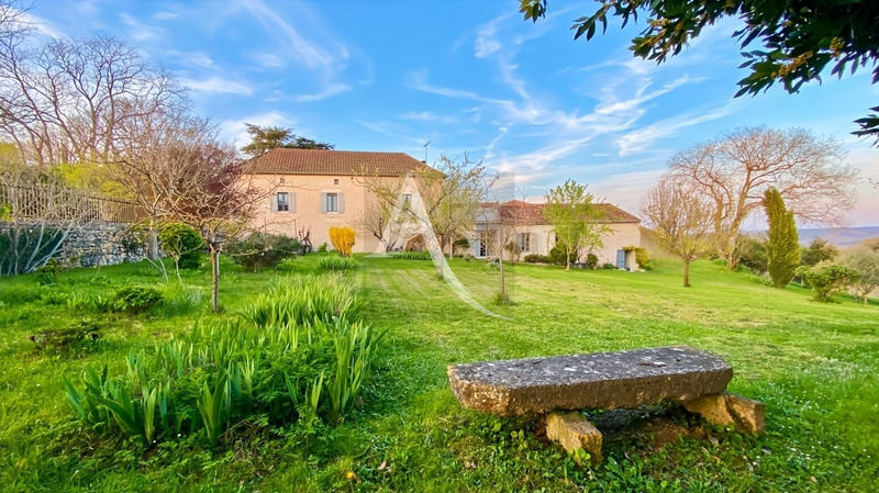 Maison - 178 m² - 7 pièces