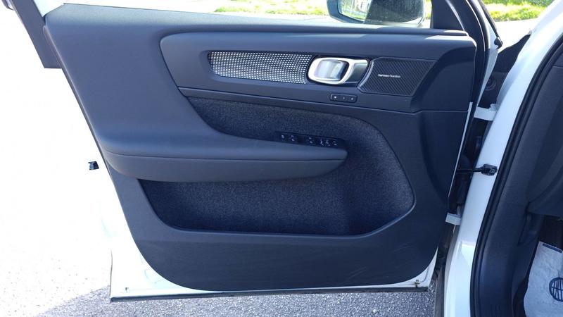 Volvo Xc40 2.0 B4 197 Dct7 Plus - Automatique