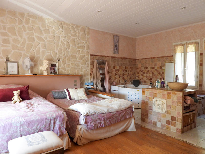 Maison - 272 m² - 9 pièces