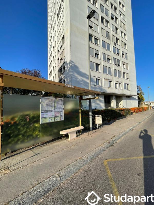 Chambre - 10 m² - 1 pièce