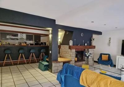 Maison - 439 m² - 6 pièces