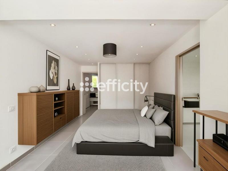 Appartement - 79 m² - 4 pièces