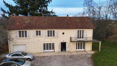 Maison - 200 m² - 7 pièces