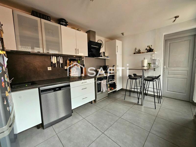 Maison - 130 m² - 8 pièces