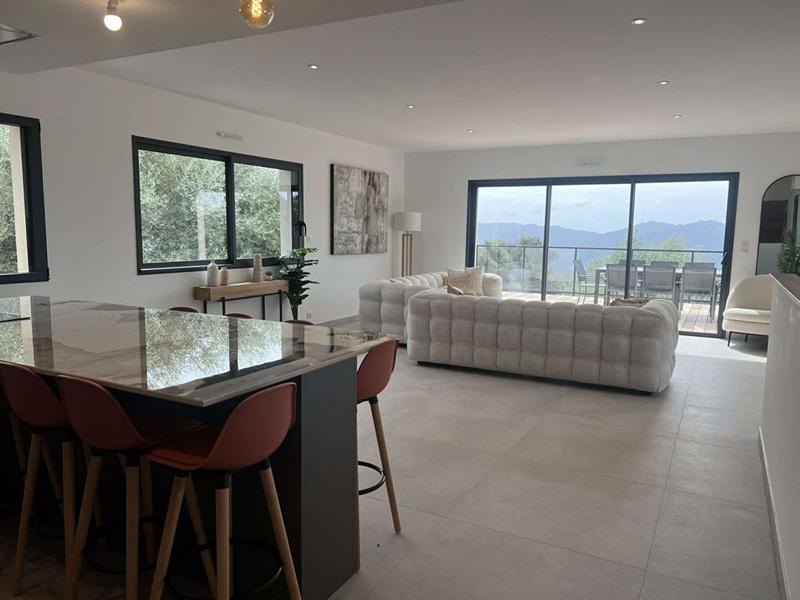 Villa - 150 m² - 5 pièces