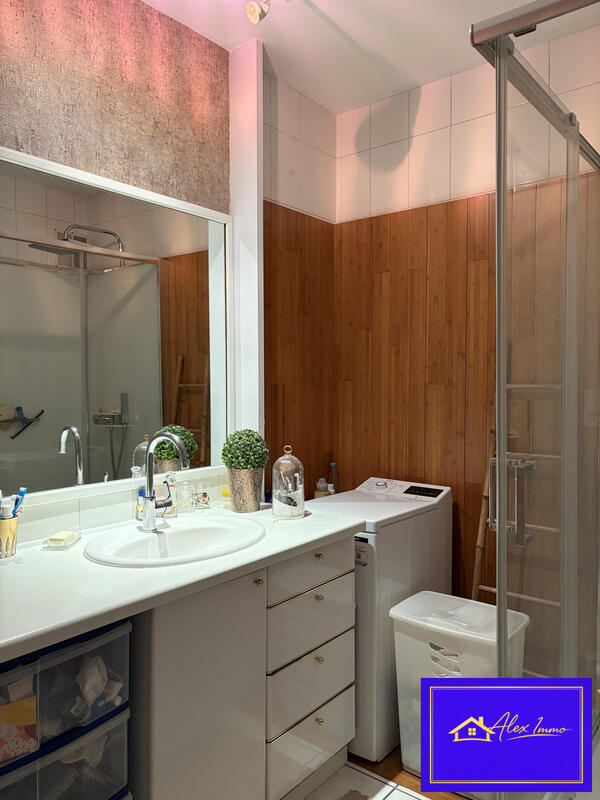 Appartement - 104 m² - 5 pièces