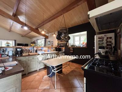 Maison - 328 m² - 10 pièces