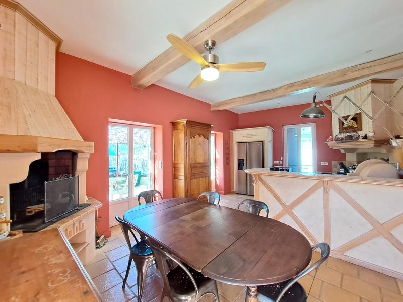 Maison - 276 m² - 11 pièces