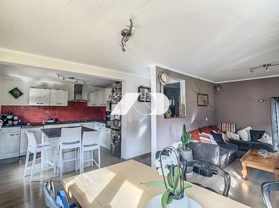 Appartement - 75 m² - 3 pièces