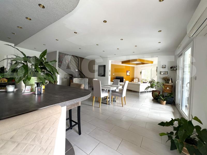 Villa - 190 m² - 8 pièces