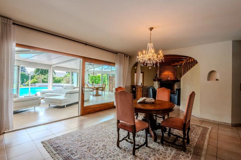 Maison - 380 m² - 9 pièces