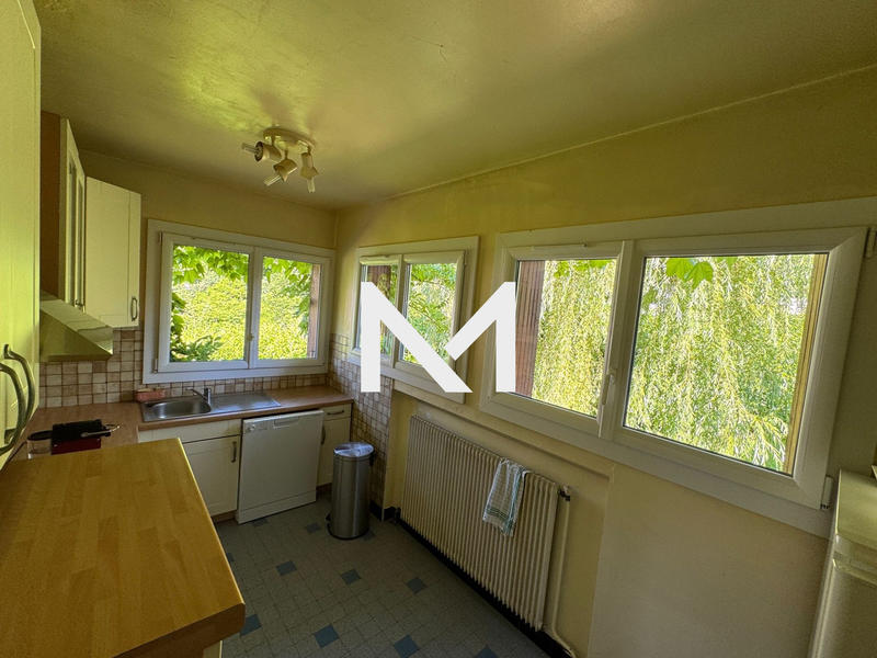 Maison - 162 m² - 8 pièces