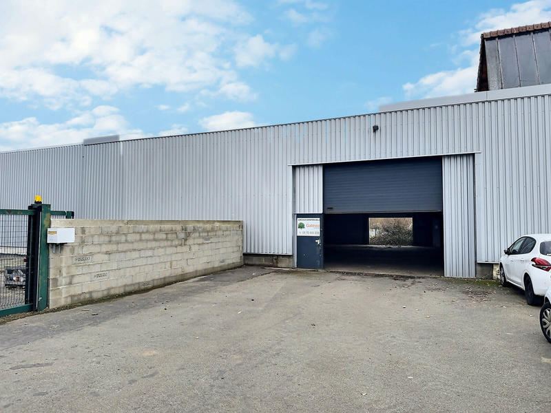 Entrepôt - 300 m²