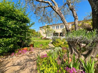 Maison - 166 m² - 5 pièces