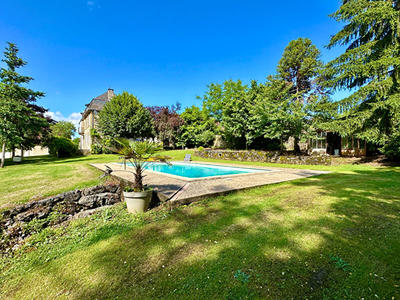 Maison bourgeoise - 415 m² - 11 pièces