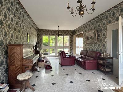 Maison - 180 m² - 8 pièces