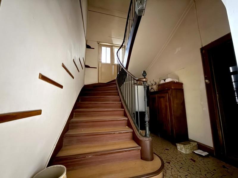 Mas - 800 m² - 13 pièces