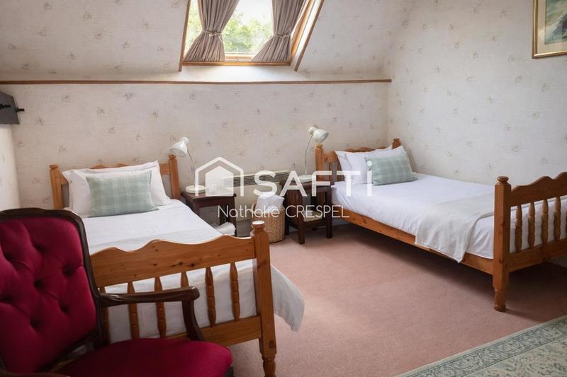 Propriété - 180 m² - 11 pièces