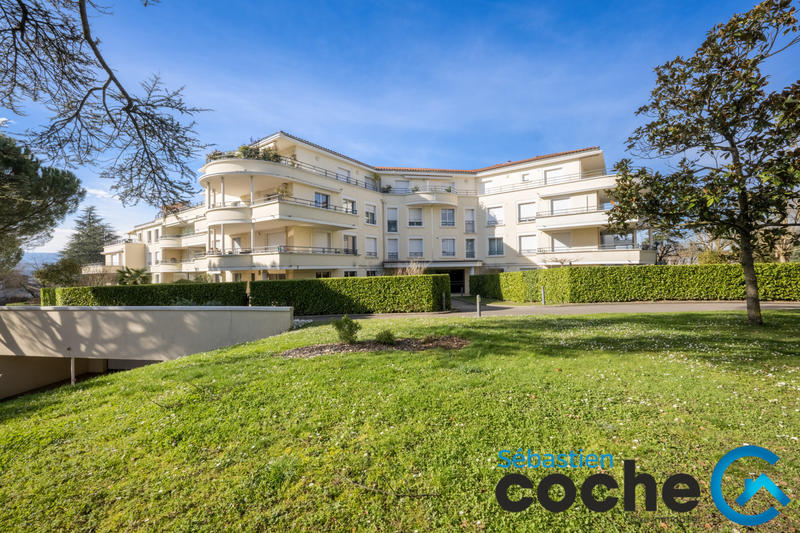 Appartement - 143 m² - 6 pièces