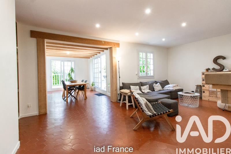Maison - 225 m² - 8 pièces