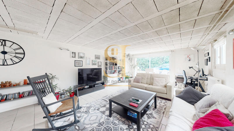 Maison - 228 m² - 7 pièces