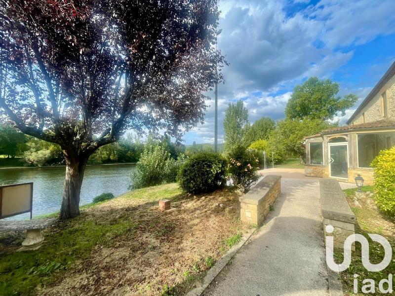 Maison - 238 m² - 10 pièces