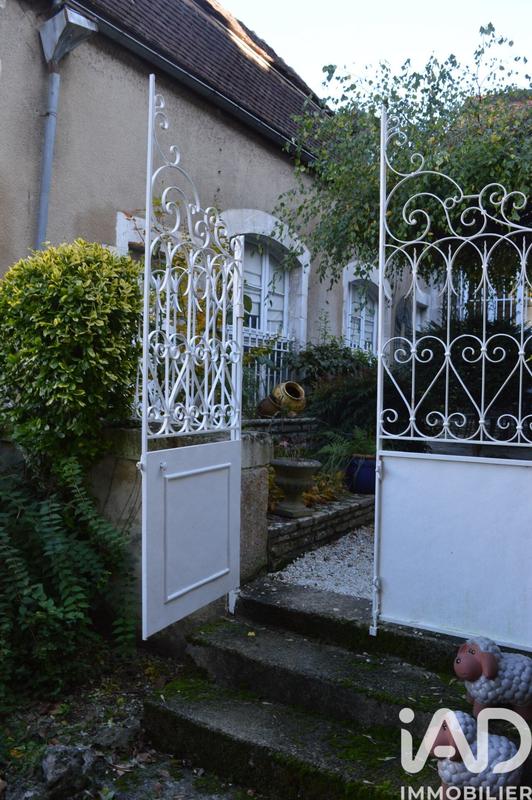 Maison - 390 m² - 12 pièces