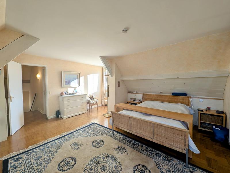 Maison - 199 m² - 7 pièces