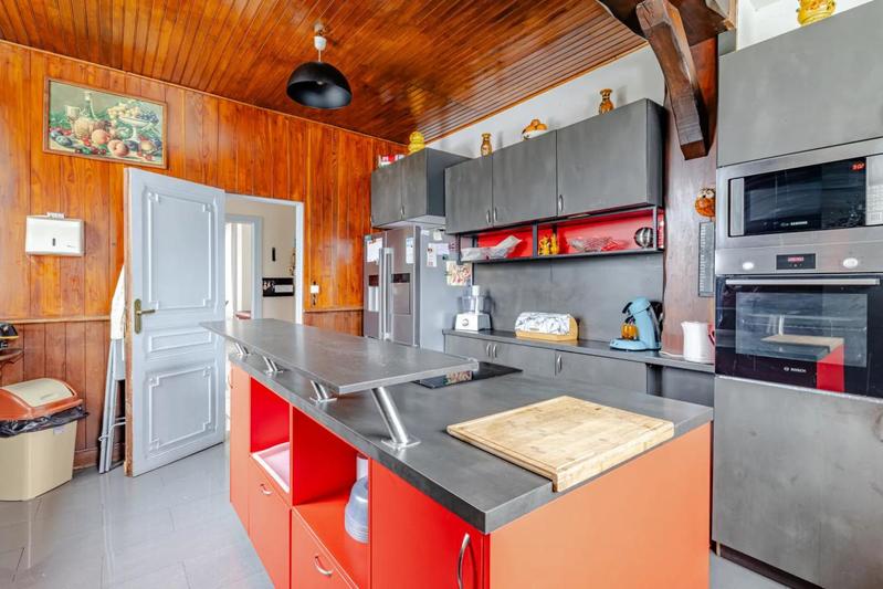 Maison - 200 m² - 5 pièces