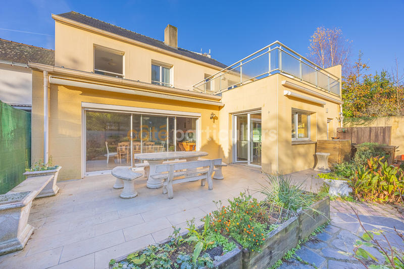 Maison - 193 m² - 9 pièces