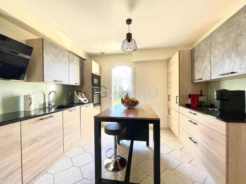 Demeure - 191 m² - 9 pièces