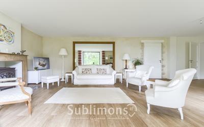 Maison - 258 m² - 8 pièces