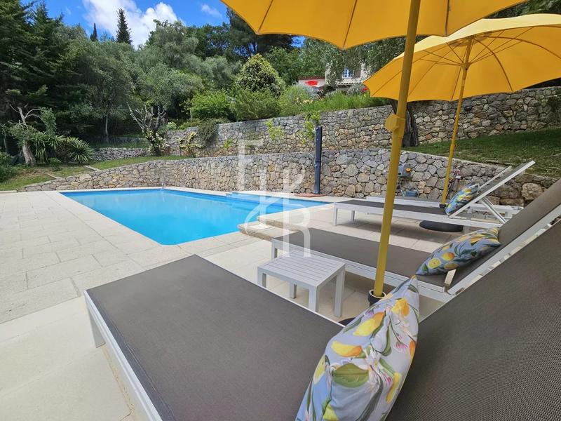 Villa - 205 m² - 5 pièces