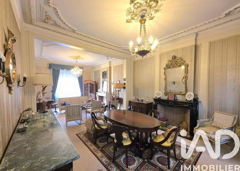 Maison - 292 m² - 12 pièces