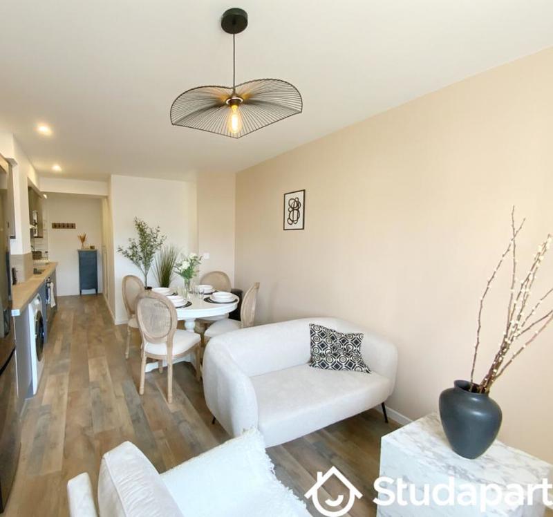 Chambre - 11 m² - 1 pièce