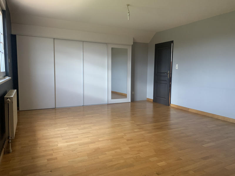 Maison - 250 m² - 11 pièces