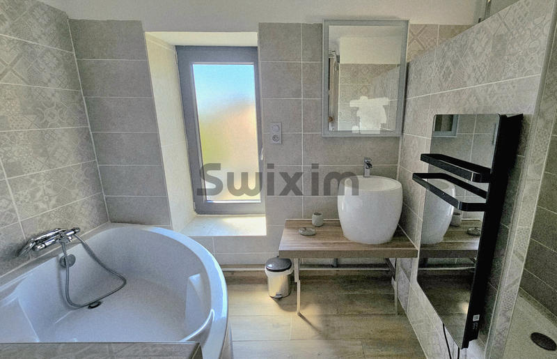 Maison - 186 m² - 7 pièces